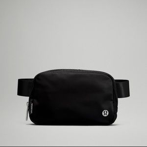 Lululemon Everywhere Belt Bag